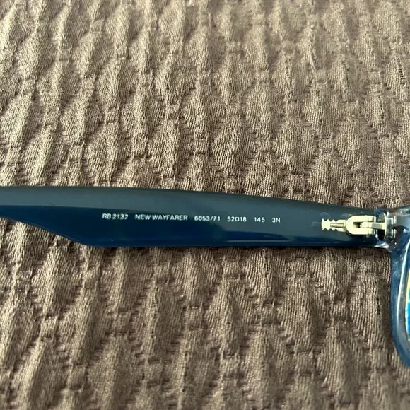 Ray-Ban “New Wayfarer” matte Blue Sunglasses - Picture 4 of 4